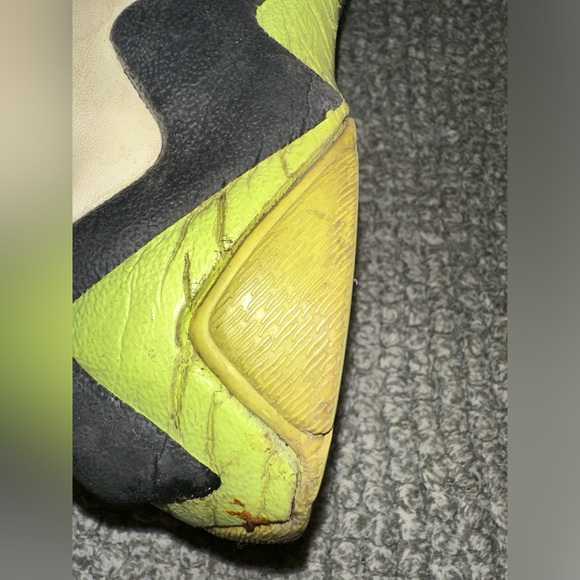 Older Reebok Sneakers - Picture 9 of 11